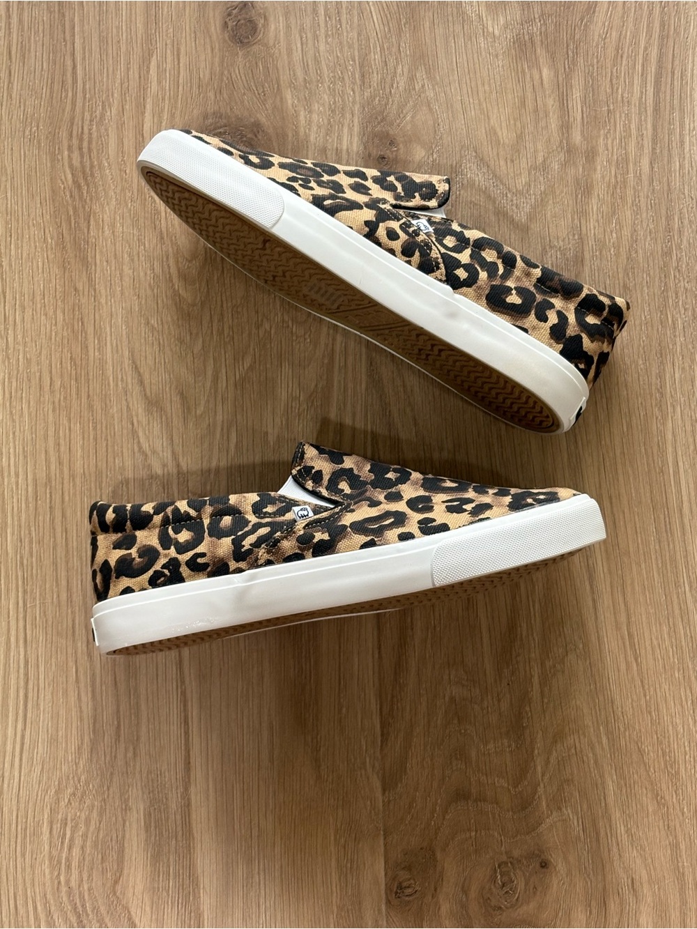 Lamo Leopard Print Slip-On Sneakers Women’s 8.5 NWOT - Picture 4 of 7